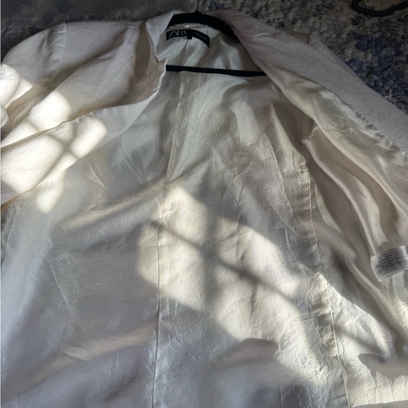 Zara Women's Cream Blazer with Striped Lining - Picture 6 of 9